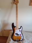 Squier Precision bass elad� basszusgit�r 