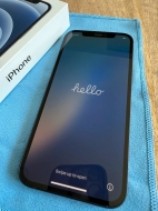 iPhone 12 , fekete, 64 GB, nagyon j� �llapotban elad�